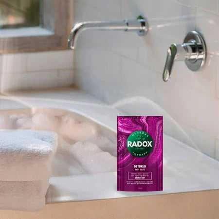 Radox 900G Bath Salts Feel Detoxed Acai Berry